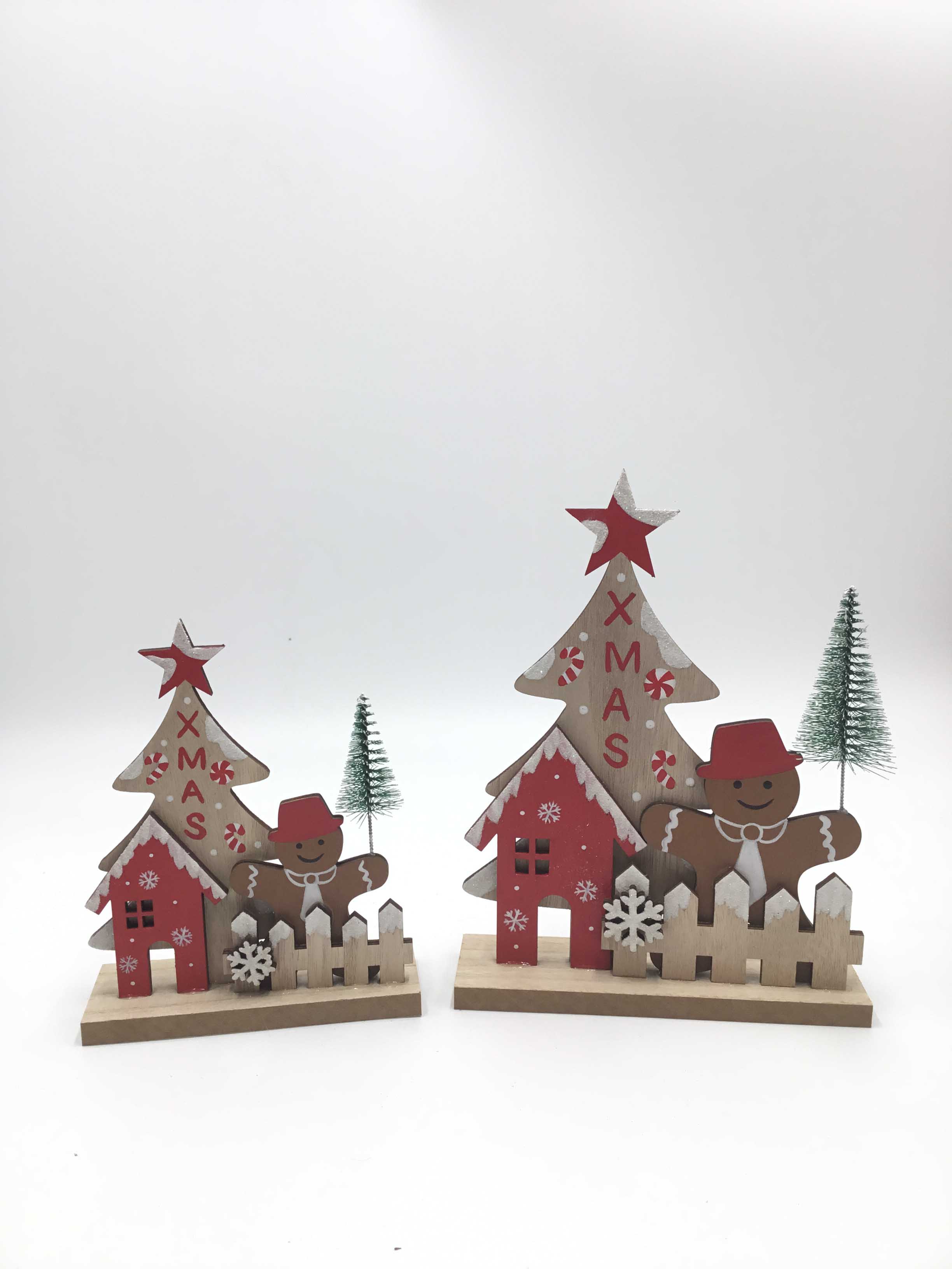 23JBR006 Wooden Christmas style The Gingerbread Man with Tree and house Decoration