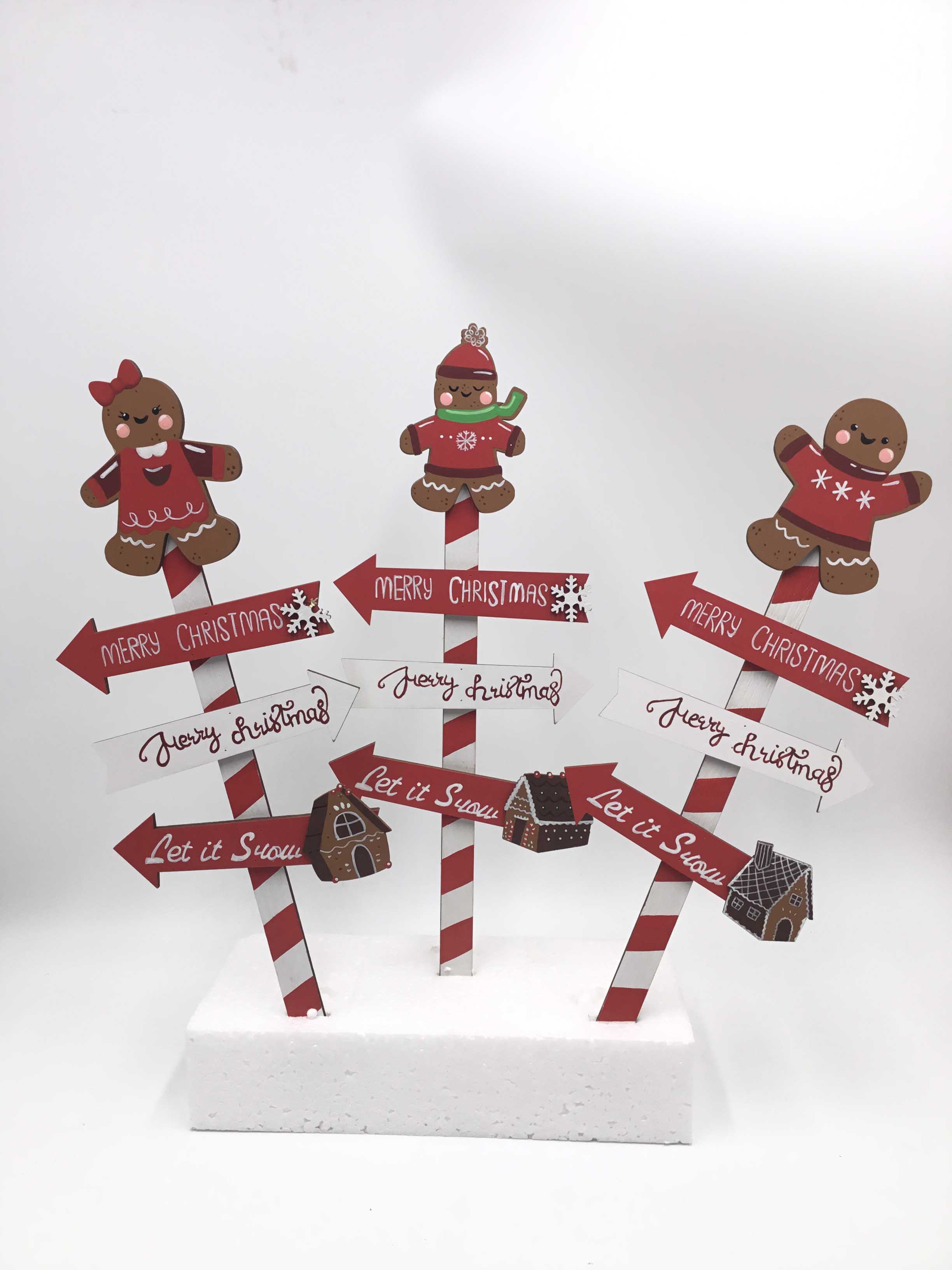 23JBR015 Desktop Christmas Wood Sign, Wooden Table Top the gingerbread man with Christmas Tree and house  Reliable Sturdy Christmas Decoration