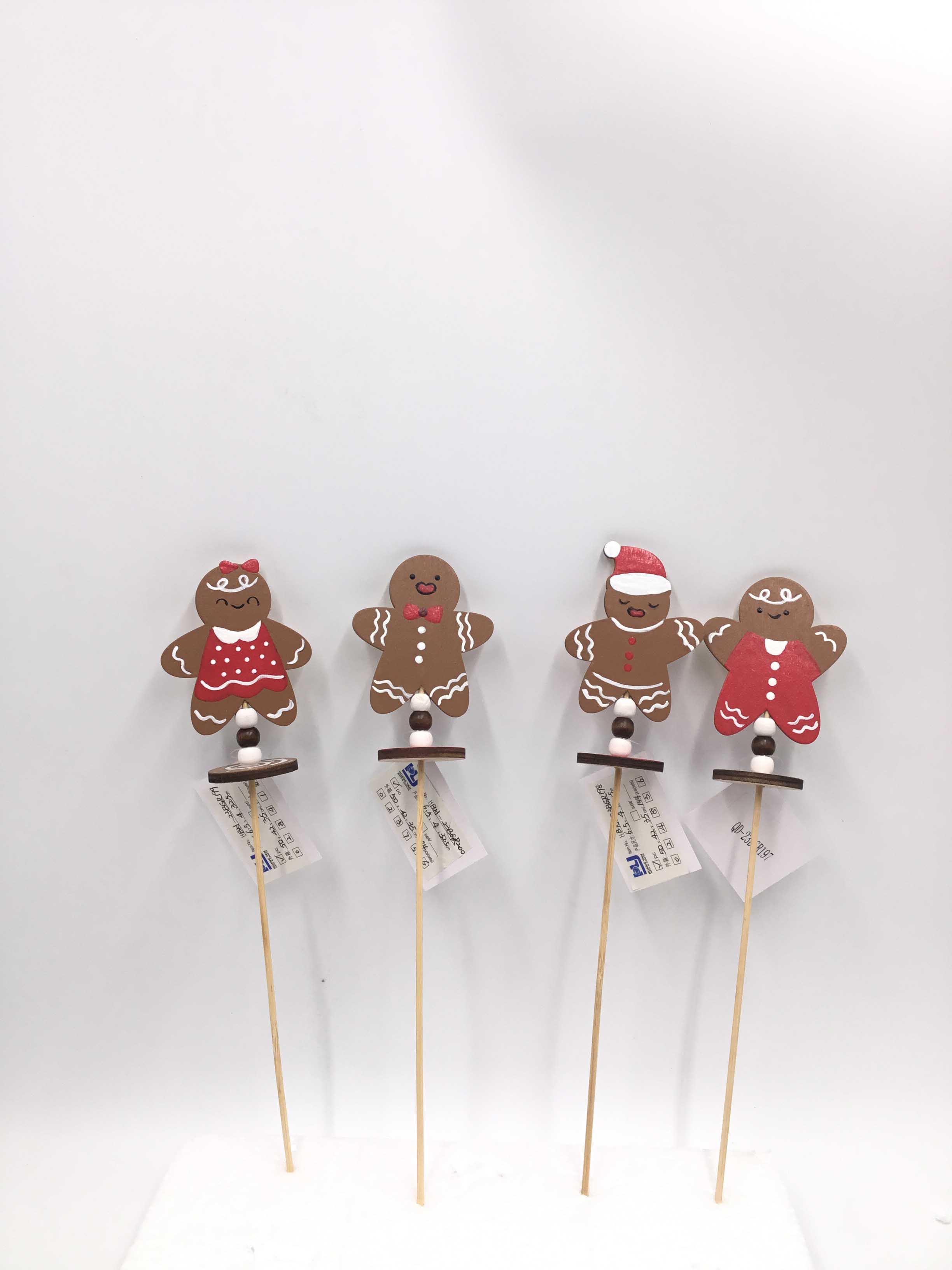 23JBR016 Christmas Decoration Wood The Gingerbread Man stick Topper Decoration Ornament