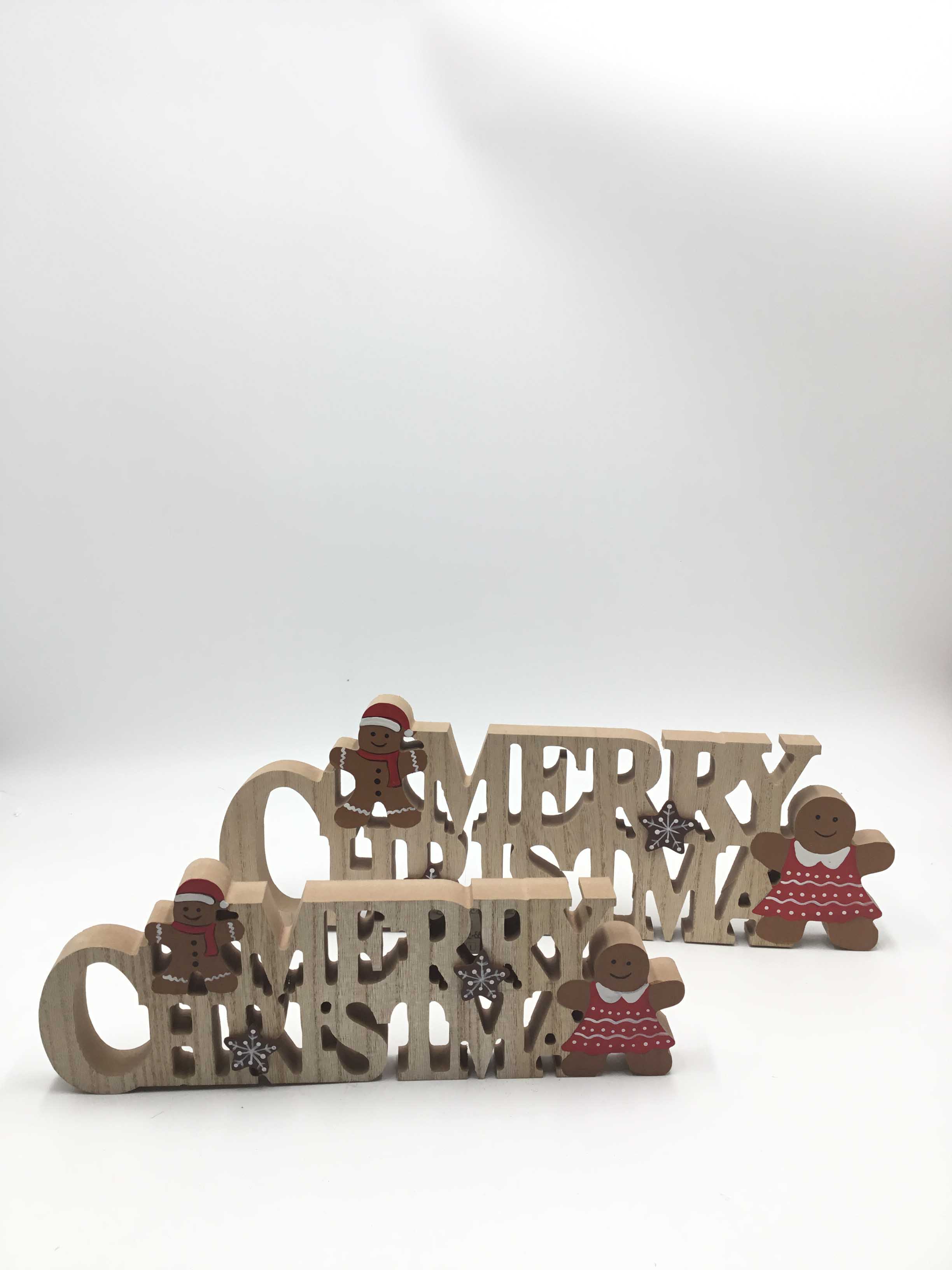 23JBR025 Wooden Gingerbread Merry Christmas Sign Tabletop Decoration