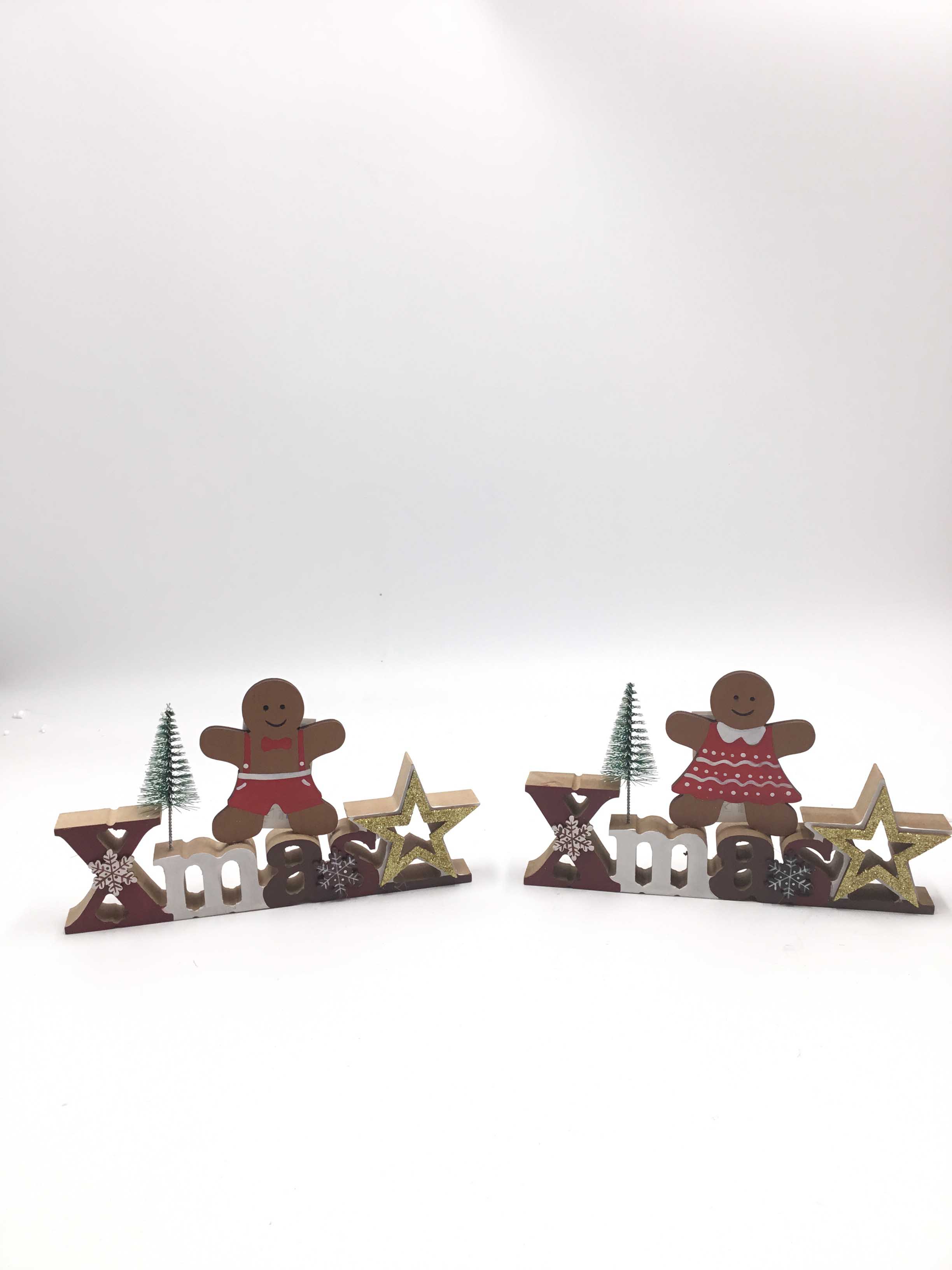 23JBR030 Wooden Gingerbread with star or snow Merry Christmas Sign Tabletop Decoration