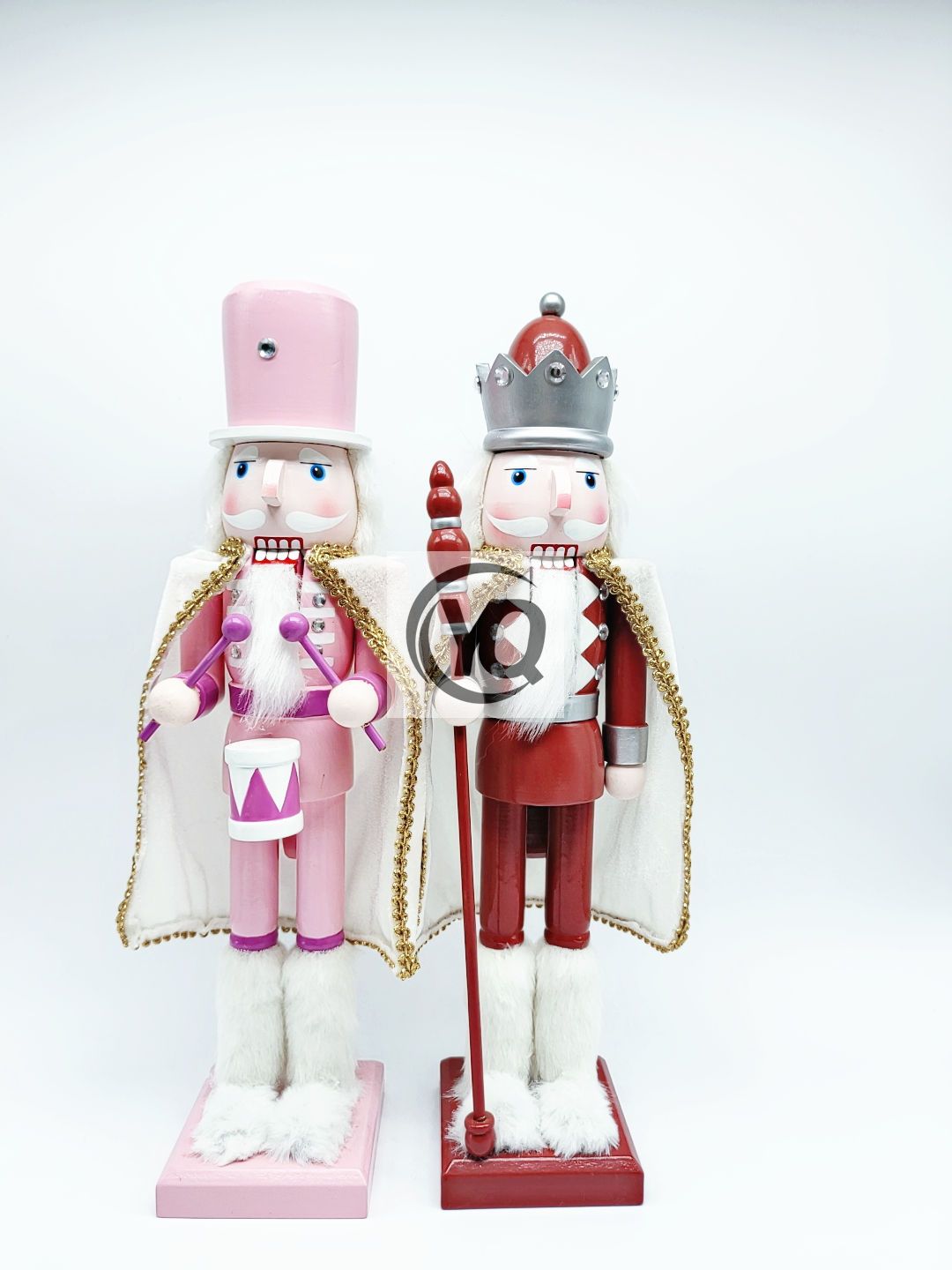 23YN506 Wooden Pink And Red Nutcracker With Cloak Classic Christmas Decoration H38CM